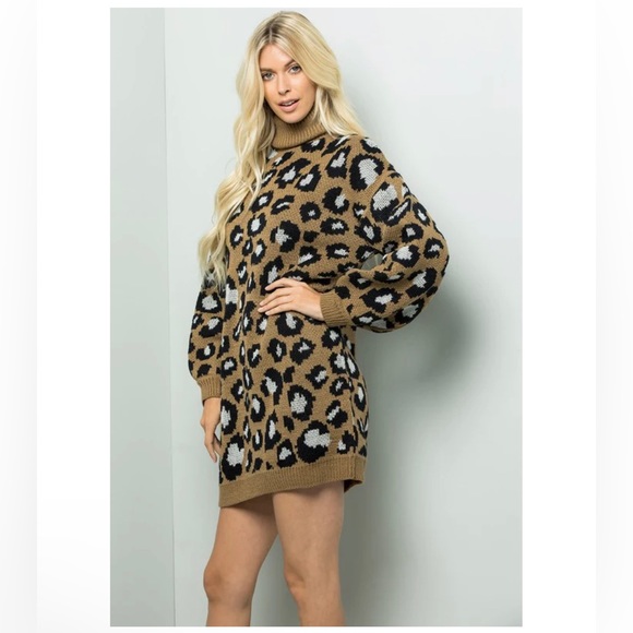 Mint Julep Boutique Oversized Turtleneck Leopard Sweater Dress Size Small - Picture 3 of 9
